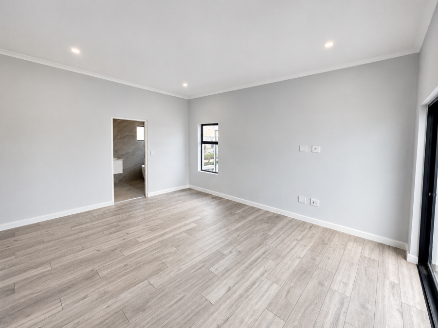 5 Bedroom Property for Sale in Sandown Western Cape
